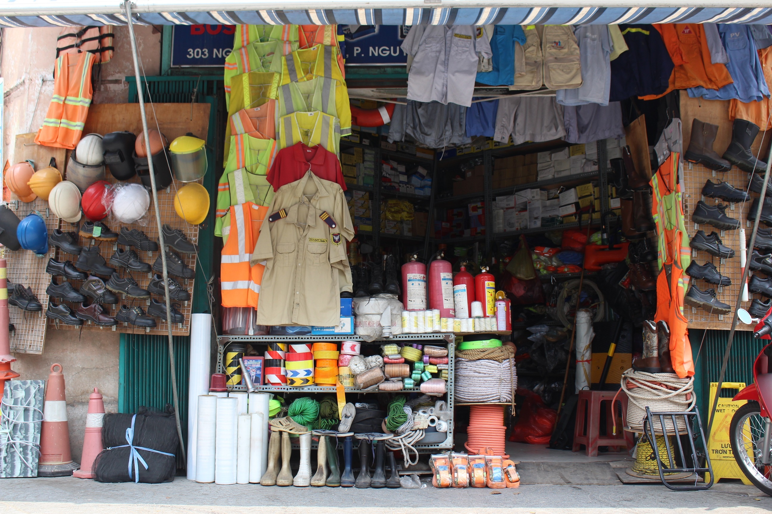 nguoi sai gon khong mua do chua chay anh 1