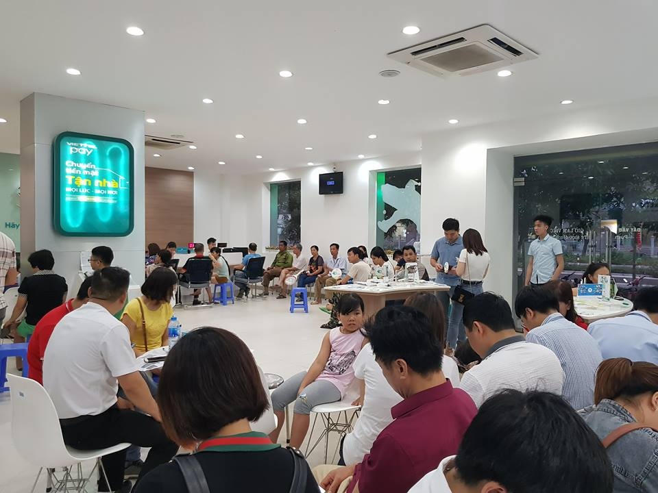 nha mang yeu cau khach nop anh chan dung anh 2