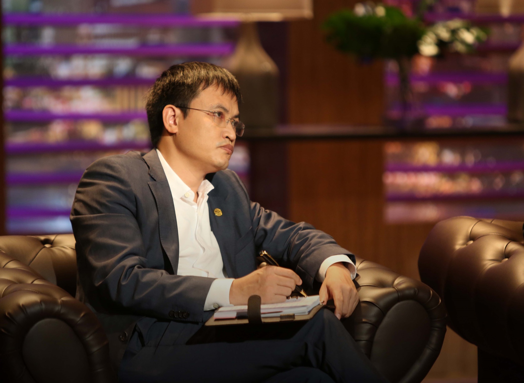 'So phan' trai nguoc cua hai doanh nghiep Shark Vuong lam lanh dao hinh anh