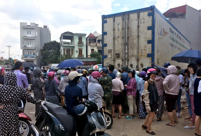 xep hang mua sau rieng e anh 3