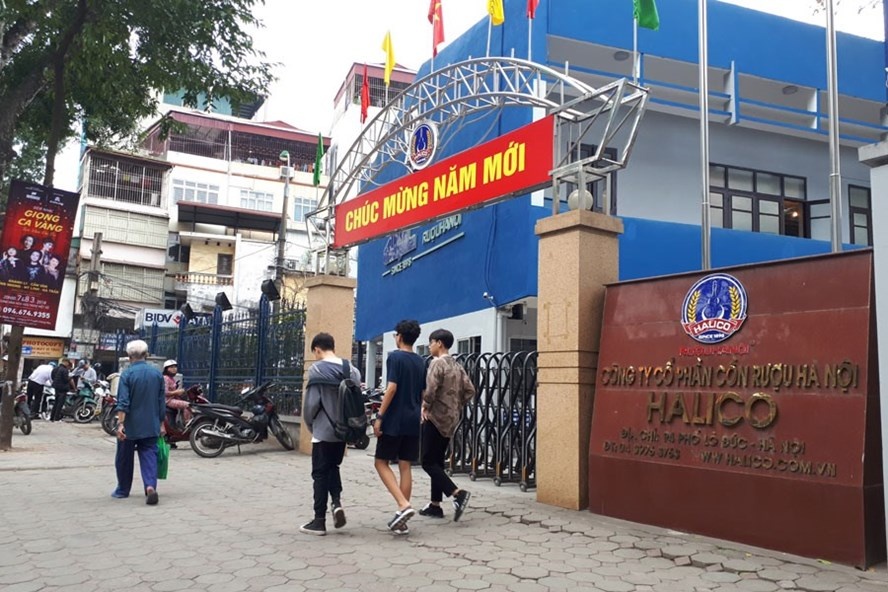 Hang ruou 120 tuoi cua Ha Noi sap len san chung khoan hinh anh