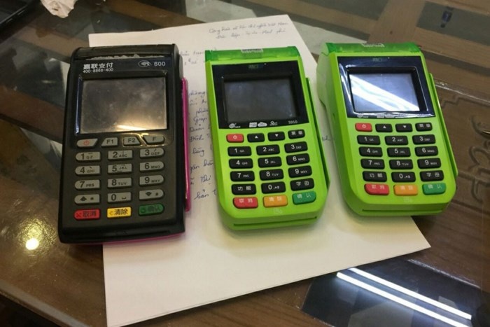 Truy tim chu nhan 3 may POS nghi chuyen tien ve Trung Quoc hinh anh