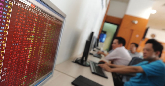 Om co phieu 'ong lon', nha dau tu chay tai khoan chi sau nua nam hinh anh