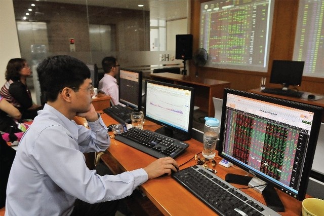 Co phieu nho nao dang giup tui tien nha dau tu phinh to? hinh anh