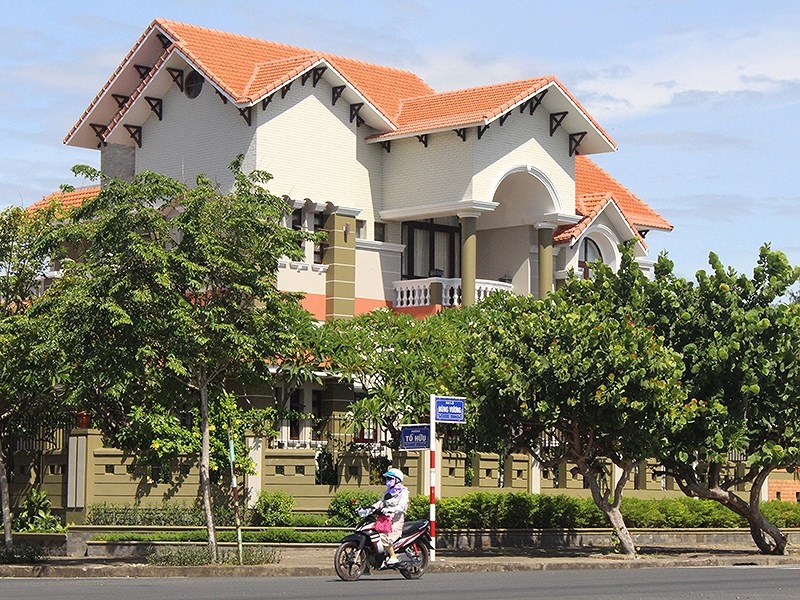 Tong giam doc ban dat cong cho chinh minh hinh anh