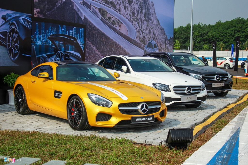 thi truong xe hoi anh 1