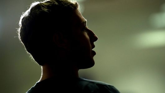 Facebook duyet chi 10 trieu USD moi nam de bao ve gia dinh Zuckerberg hinh anh