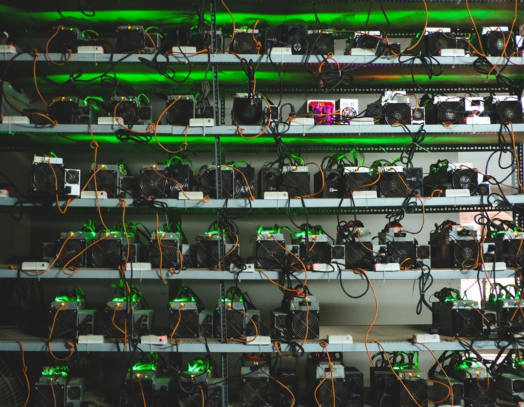 Sap ap gia ban dien cho hoat dong 'dao' tien ao o Viet Nam? hinh anh