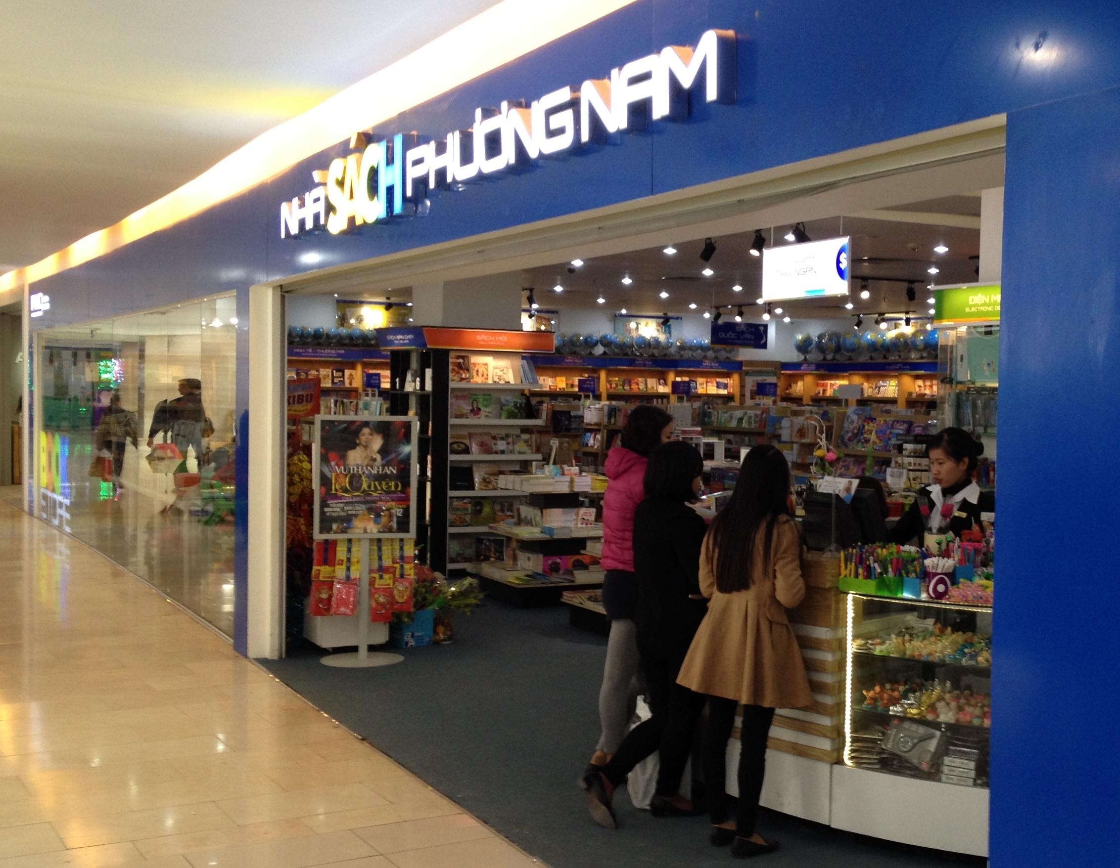 Nha sach Phuong Nam moi ngay thu gan 2 ty dong hinh anh