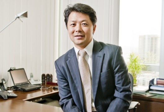 vinacapital dau tu vao trung sach ba huan anh 1