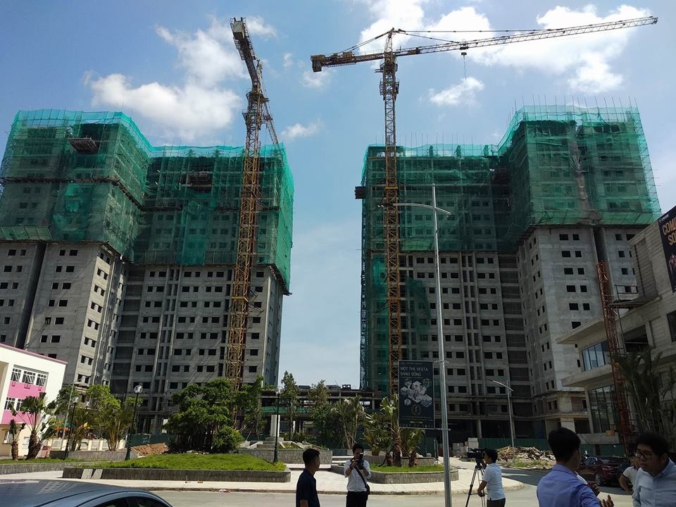 Hai dai gia bat dong san moi noi o Ha Noi cung chung chu no hinh anh