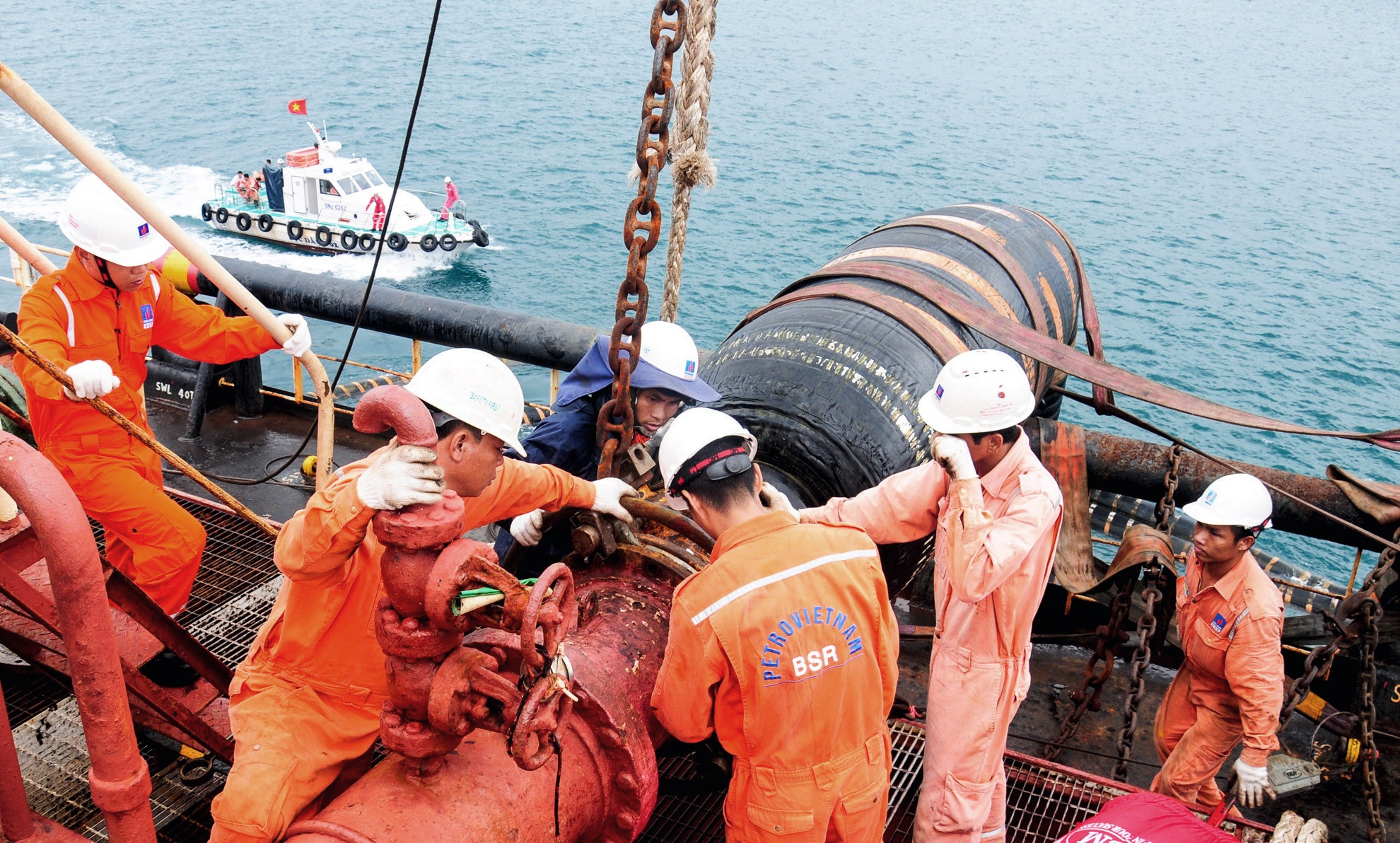 PVN thu hon 1.665 ty moi ngay hinh anh