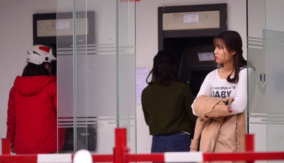 Lam gi khi bi lo thong tin the ngan hang? hinh anh