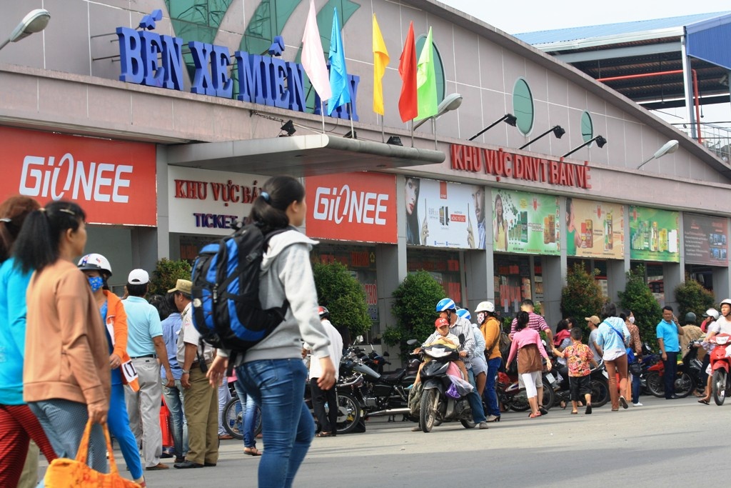 Ben xe Mien Tay chi thuong lanh dao thua gan 700 trieu hinh anh