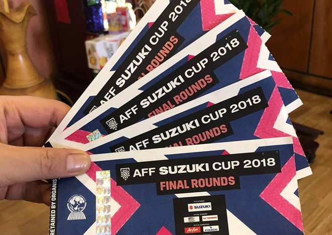 Nguoi Viet lam bao nhieu thang du tien mua mot cap ve chung ket AFF? hinh anh