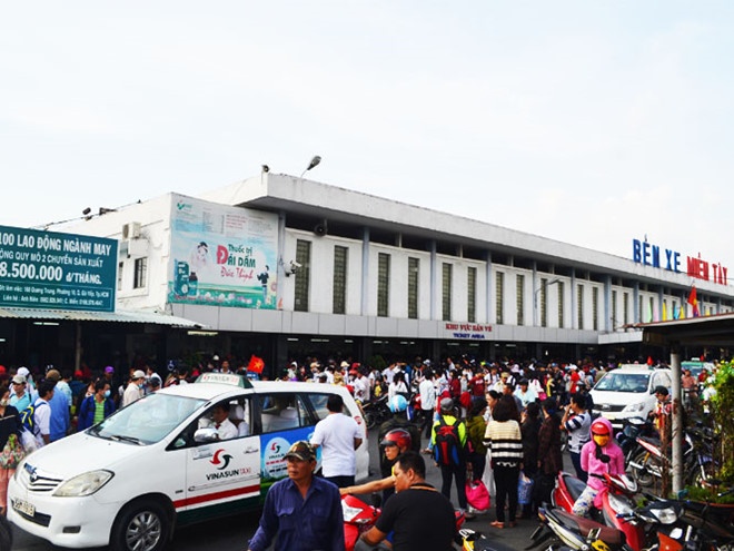 Ben xe Mien Tay lai lon nho mang 80% tai san di gui ngan hang hinh anh