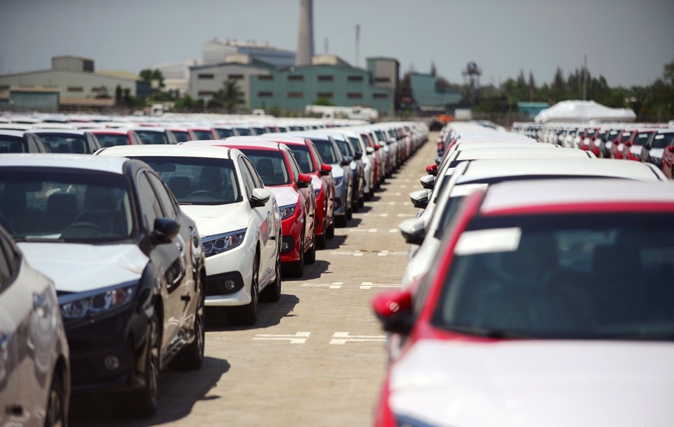Xe oto nhap khau nam 2018 giam 16% hinh anh