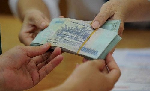 Can 50 trieu dip Tet, co nen di vay tin chap ngan hang? hinh anh