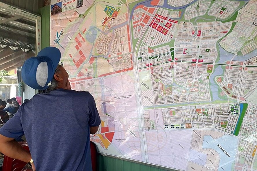 Gia dat tang kho luong o cac dia phuong: Can trong voi bay cua co dat hinh anh