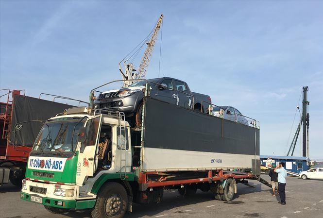 Nhap nhang lo xe tren 10 ty chi ban hon 2 ty dong hinh anh