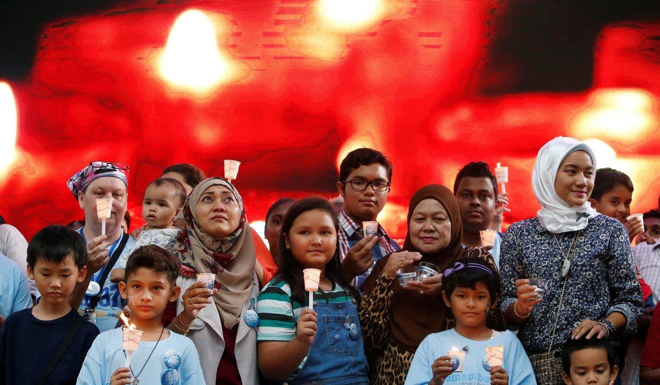 Malaysia Airlines - đóng cửa hay bắt tay với AirAs ảnh 2 Malaysia Airlines - dong cua hay bat tay voi AirAs anh 2