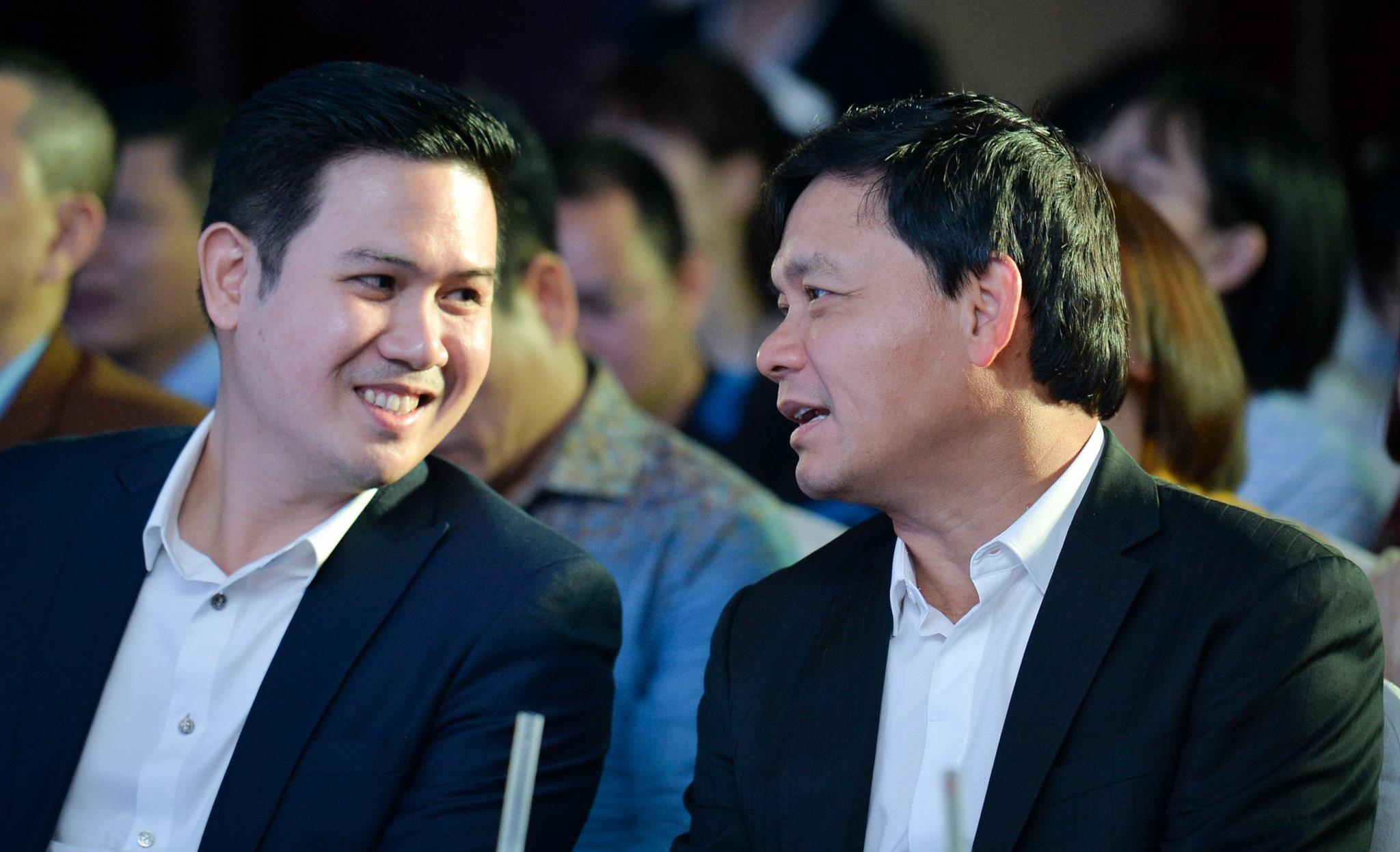 Thieu gia Tan Hoang Minh, ong chu Asanzo ngoi ghe Shark Tank mua 3 hinh anh