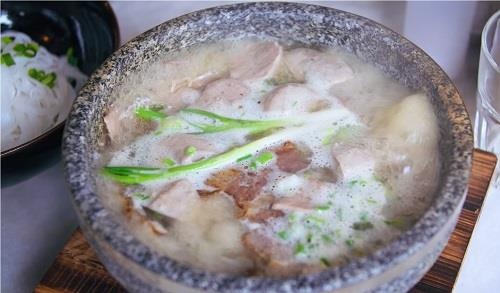 Xon xao to pho gia 920.000 dong o toa nha cao nhat Viet Nam hinh anh