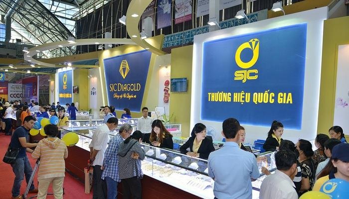 Gia vang trong nuoc lai dat hon the gioi gan 12 trieu dong hinh anh