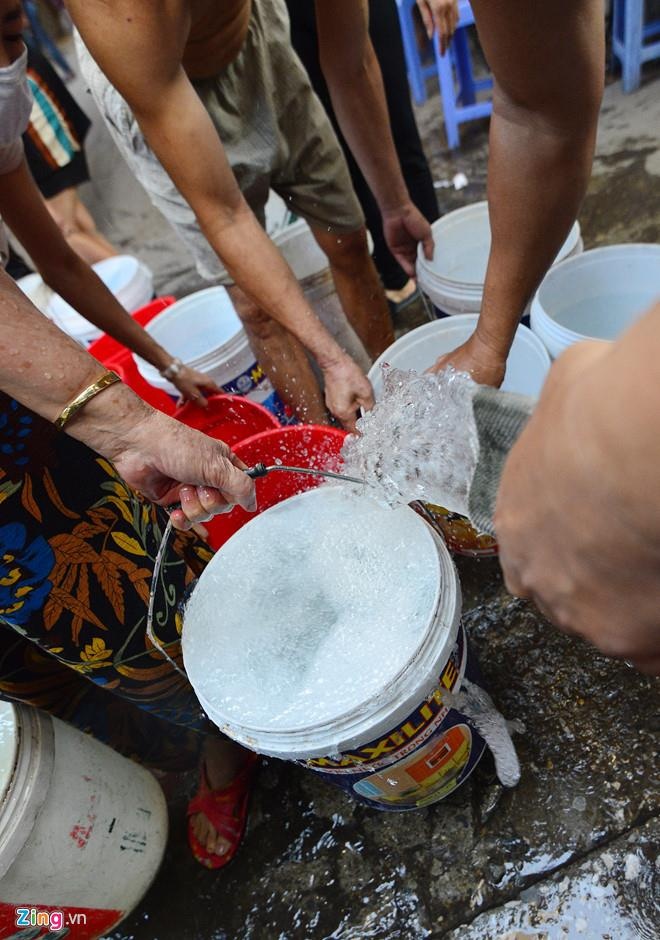 nguy co thieu nuoc sach o ha noi vi nuoc song da anh 1