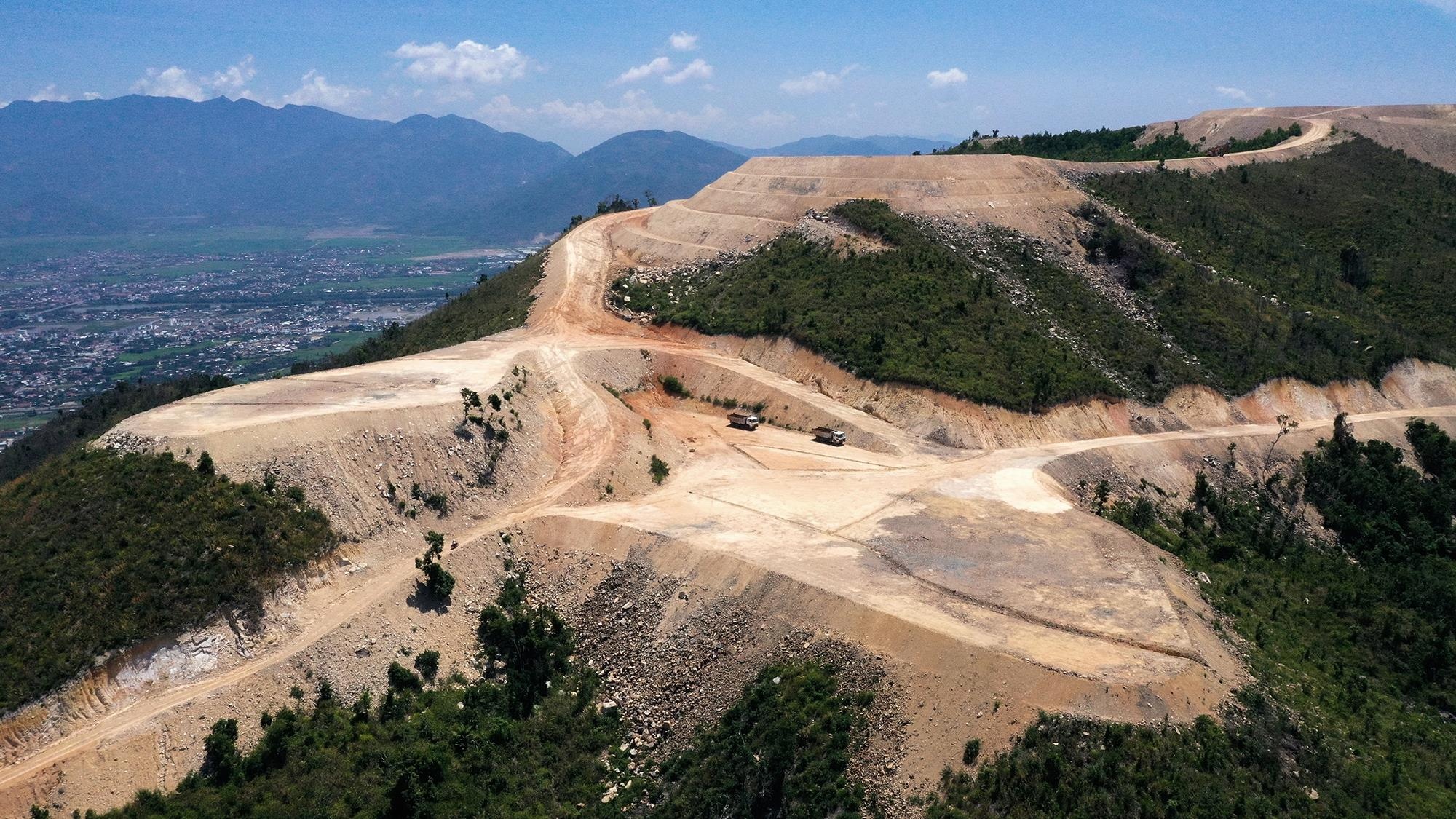 Ong chu du an tam linh tren nui Chin Khuc o Nha Trang la ai? hinh anh