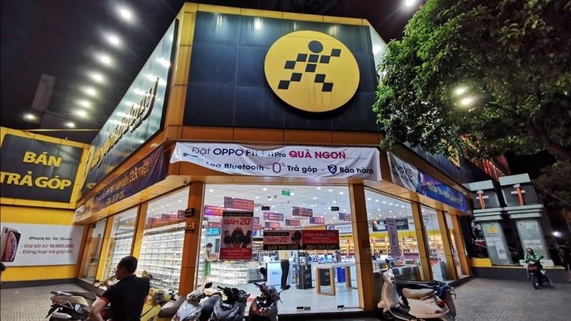 2 ngay The gioi Di dong mo 3 cua hang moi hinh anh