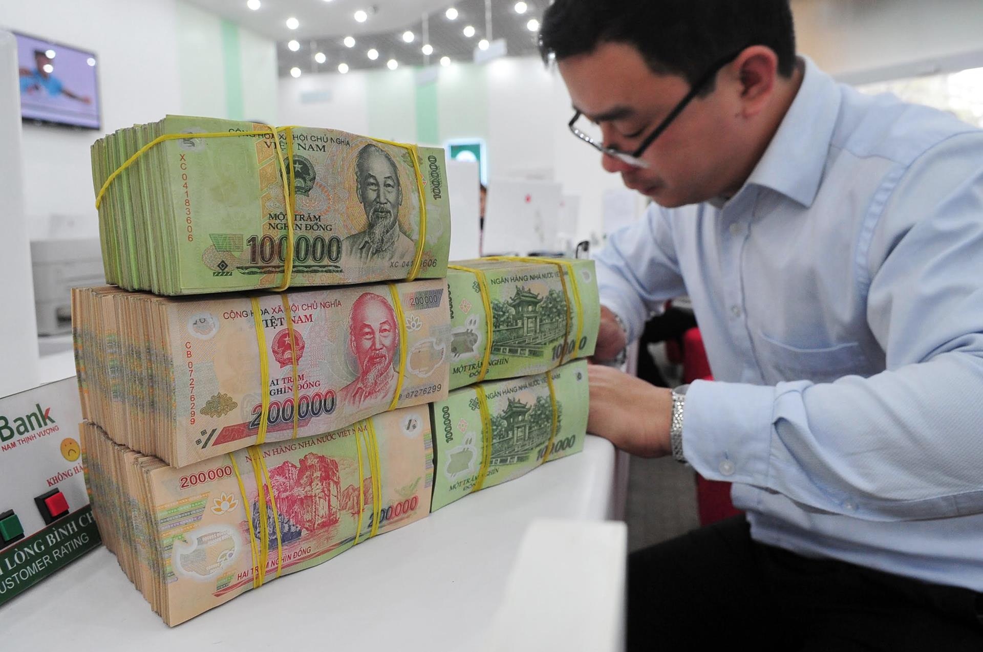 4 ngân hàng lớn đồng loạt hạ lãi suất cho vay ảnh 1 4 ngan hang lon dong loat ha lai suat cho vay anh 1