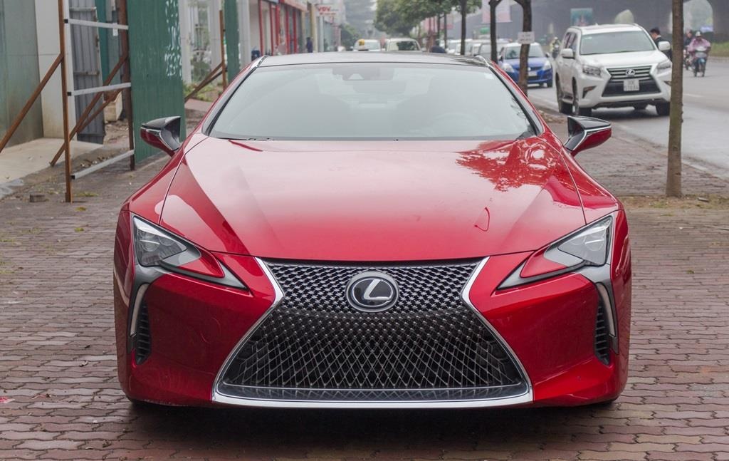 Gan 12.000 oto nhap ve Viet Nam trong thang 7 hinh anh