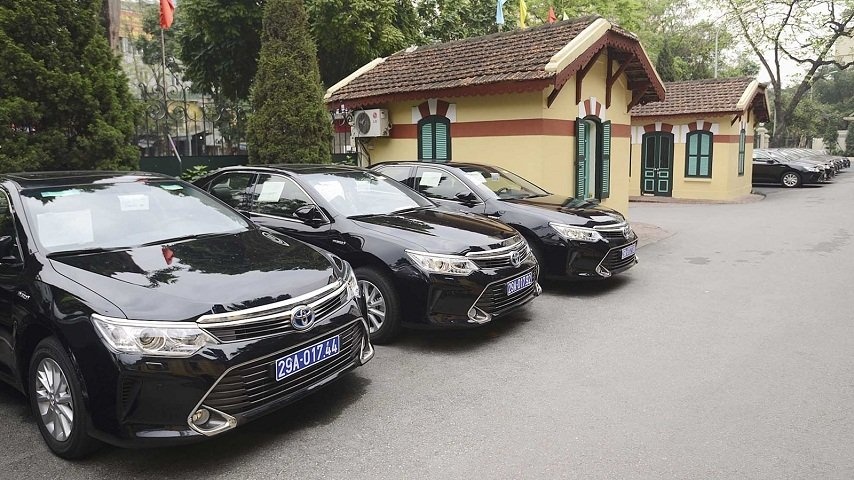 Nhieu xe cong thuong hieu Lexus, Land Cruiser, Camry duoc thanh ly hinh anh