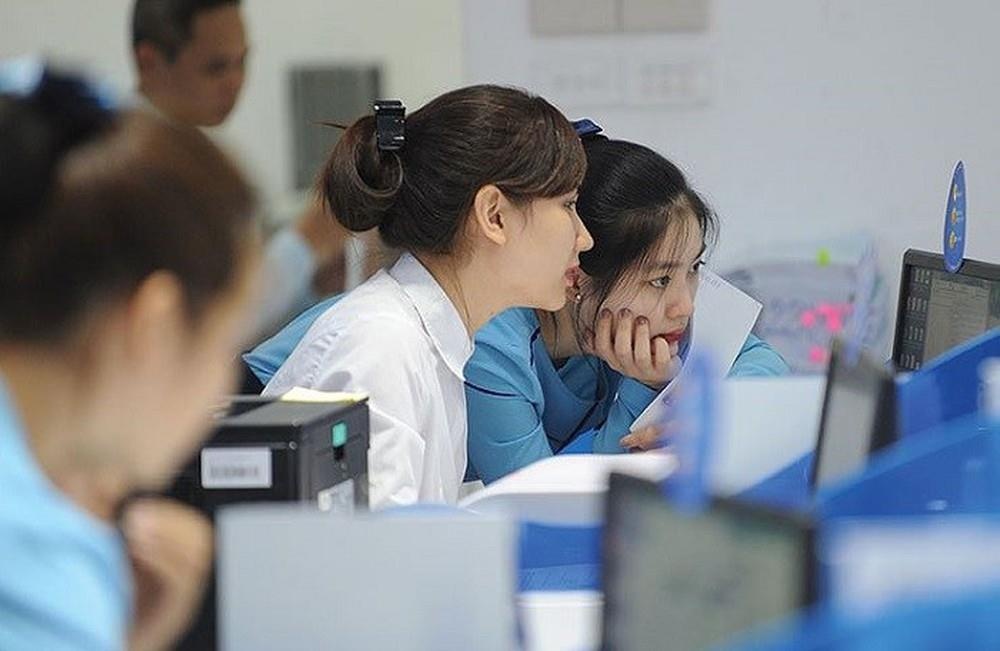 Nhieu ngan hang dang tuyen dung, quy mo ca nghin nguoi hinh anh