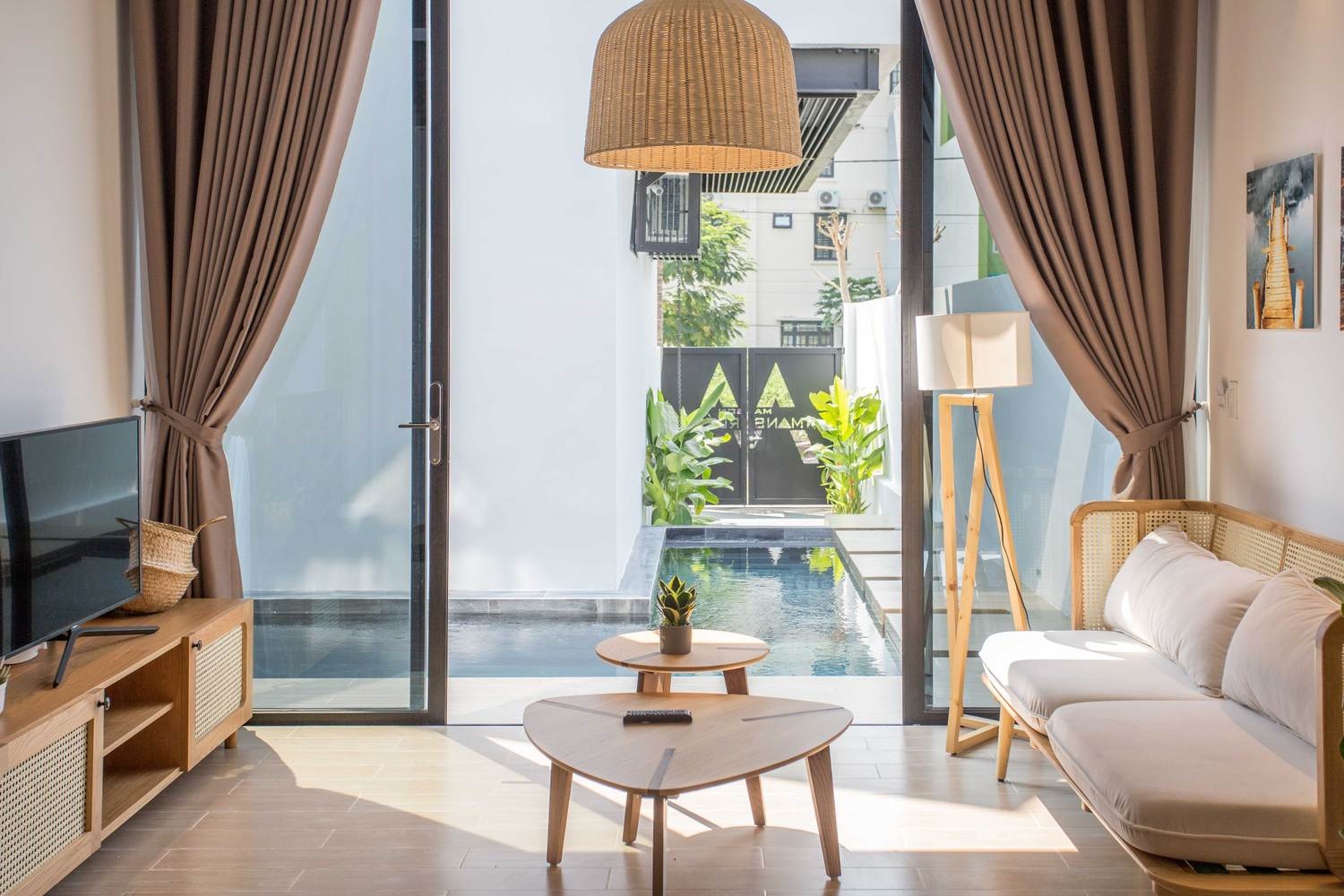 Ngoi nha duong gia 180 m2 khong khoi bui duoi chan nui Son Tra hinh anh