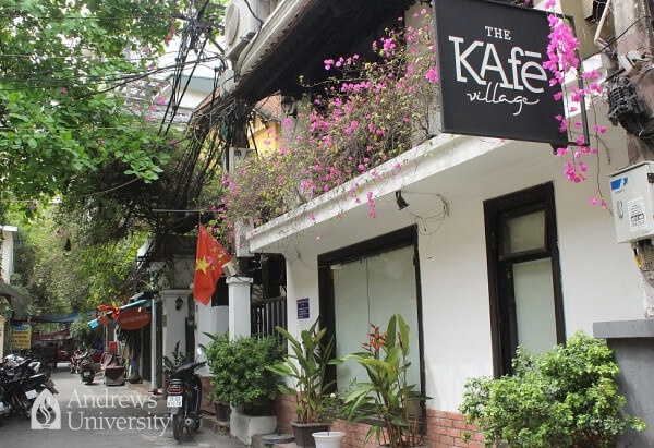 nha hang mon hue dong cua hang loat anh 2