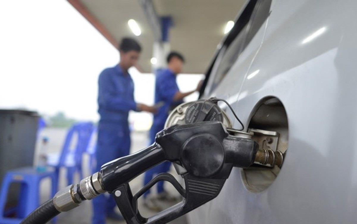 Dai gia ban le xang dau lai moi ngay 16 ty dong hinh anh