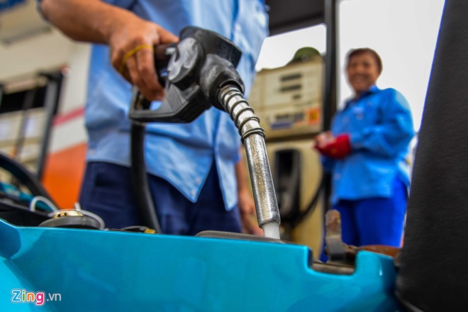 Chi gần 28 tỷ đồng mỗi ngày để bình ổn giá xăng ảnh 1 Chi gan 28 ty dong moi ngay de binh on gia xang anh 1