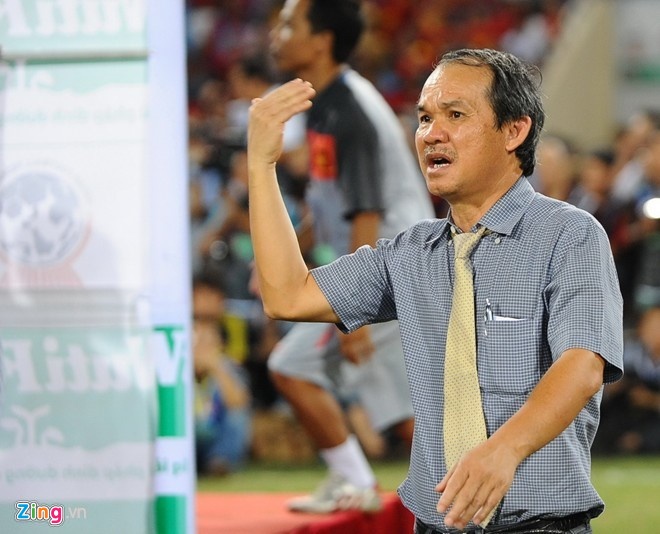 Bầu Đức đã bán bao nhiêu công ty để giữ bóng đá ảnh 1 Bau Duc da ban bao nhieu cong ty de giu bong da anh 1