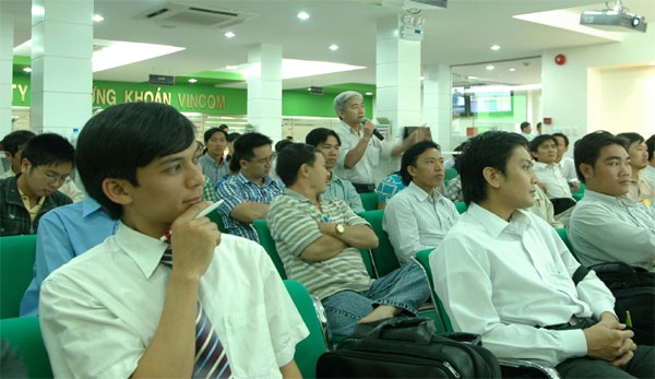 Vingroup tung phai rut lui khoi nhung linh vuc nao? anh 2