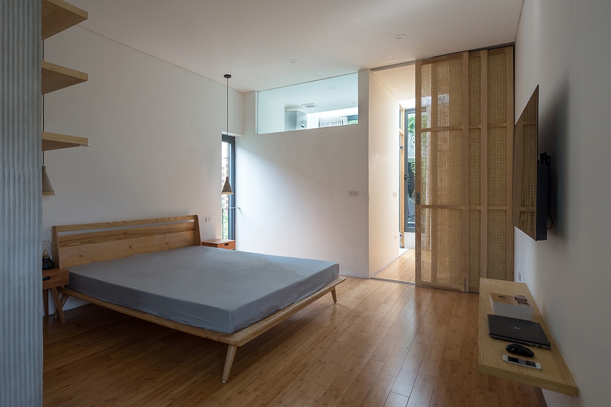 Ngoi nha voi thiet ke hai lop mat tien chong khoi bui o Ha Noi anh 12