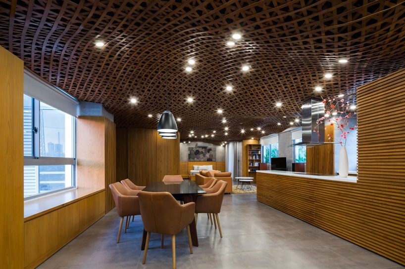 Can ho voi tran go tao hinh giong dam may hinh anh