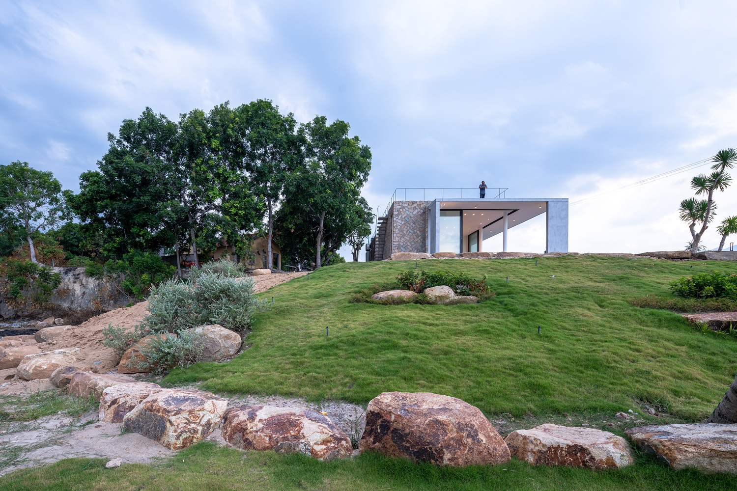 Can biet thu tren dinh doi trang trai rong 2 ha tai Khanh Hoa anh 3