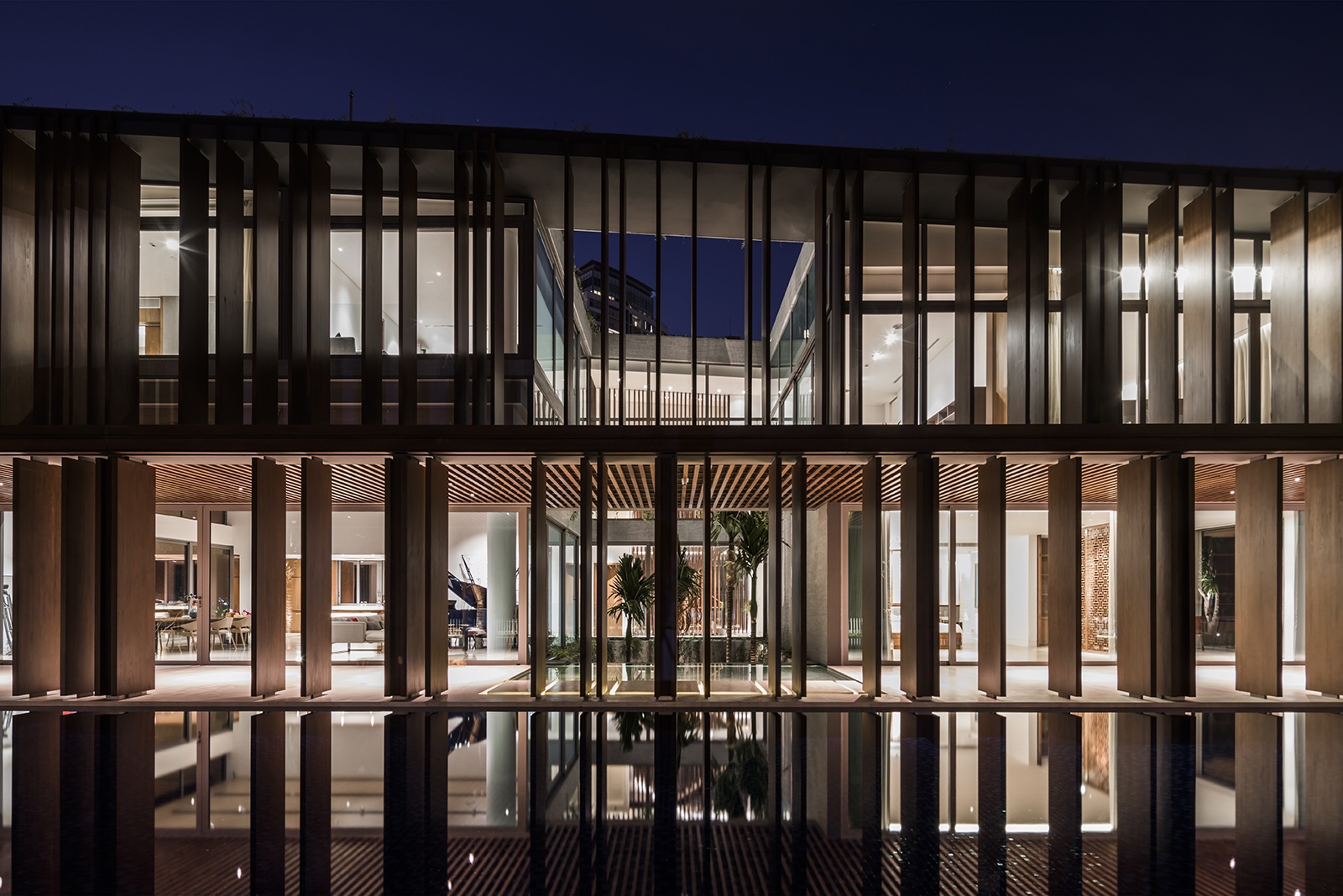 Biet thu cua chop tai khu nha giau TP.HCM anh 14