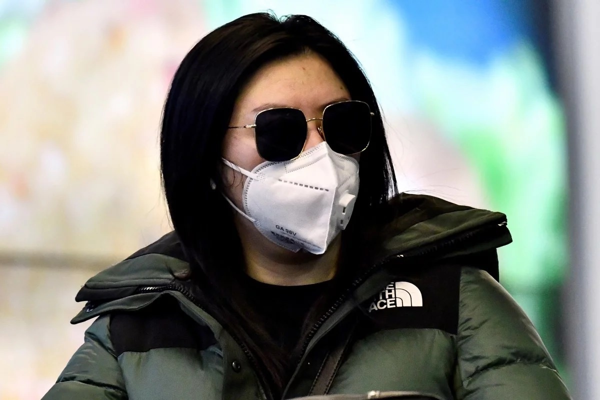 Hang duoc pham,  y te huong loi vi virus corona bung phat anh 1