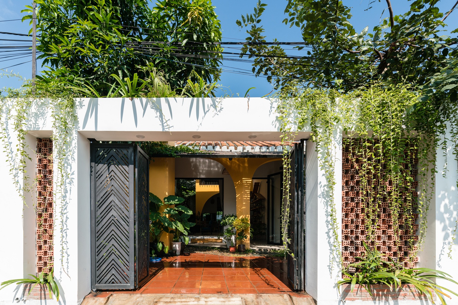 Ngoi nha mang thiet ke nhu mot Hoi An thu nho hinh anh