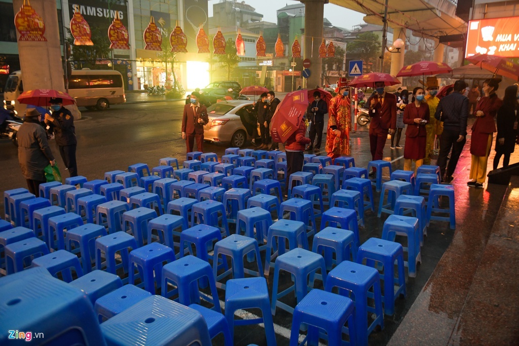 Vang giam ca trieu dong sau ngay via Than Tai anh 1