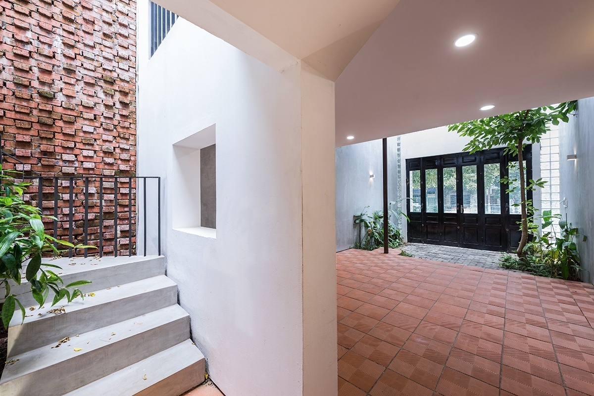 Ngoi nha voi khu vuon bi mat sau lop mat tien anh 2