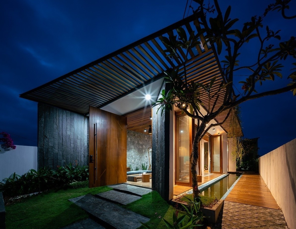 Ngoi nha co ca mot kenh nuoc ben trong chong nong hinh anh